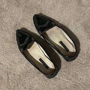 Marc Jacobs bow detail patent leather loafers- size 8